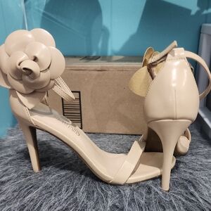 Elegant Beige Flower-Embellished Heels